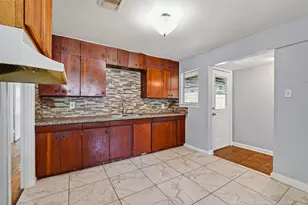 5934 Belmark St, Houston, TX 77033 - Photo 11