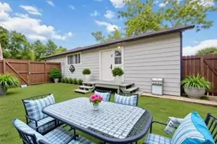 602 S 3rd St, La Porte, TX 77571 - Photo 1