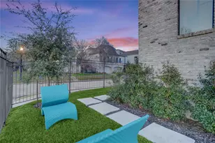 2435 Sheridan St, Houston, TX 77030 - Photo 29