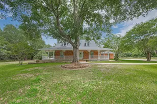 144 Pin Oak Ln, Hempstead, TX 77445 - Photo 1