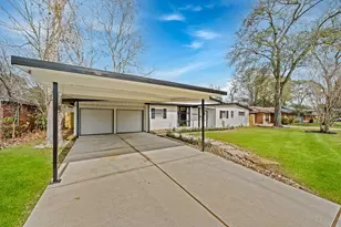 10042 Lazy Oaks St, Houston, TX 77080 - Photo 5