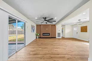 10042 Lazy Oaks St, Houston, TX 77080 - Photo 11