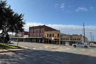 107 E Main St, Eagle Lake, TX 77434 - Photo 5