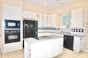 514 Avery Dr, Sugar Land, TX 77479 - Photo 7