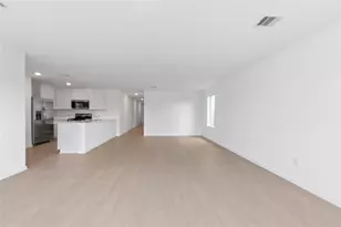 9247 Speckled Trout Dr, Baytown, TX 77521 - Photo 3