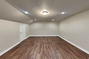 504 Forest Glen St, Conroe, TX 77316 - Photo 17