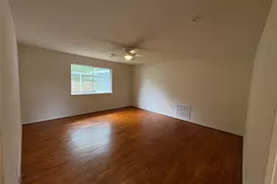 223 Belmont St, Tomball, TX 77375 - Photo 5