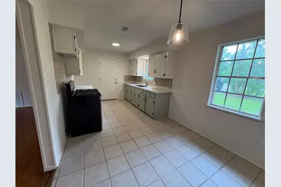 223 Belmont Street, Tomball, TX 77375 - Photo 3