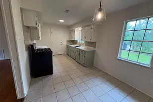 223 Belmont St, Tomball, TX 77375 - Photo 3