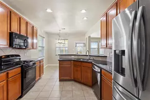 2530 Laughing Gull Cir, Seabrook, TX 77586 - Photo 11