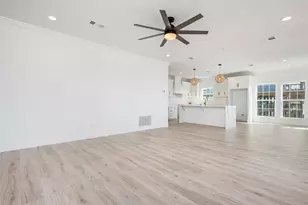 101 Ocean Shore Dr, Crystal Beach, TX 77650 - Photo 9