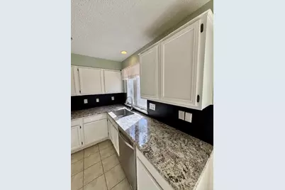 2 Purpletop Court, The Woodlands, TX 77381 - Photo 5