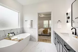 2305 Maury St, Houston, TX 77026 - Photo 5