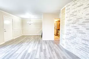 2201 Fountain View Dr, Houston, TX 77057 - Photo 13