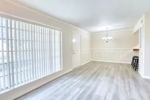 2201 Fountain View Dr, Houston, TX 77057 - Photo 9