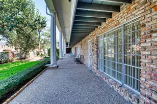 2201 Fountain View Dr, Houston, TX 77057 - Photo 21