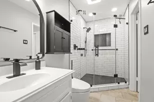 35 N Wavy Oak Cir, The Woodlands, TX 77381 - Photo 13