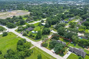705 Briarmeadow Ave, Friendswood, TX 77546 - Photo 3