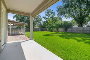 705 Briarmeadow Ave, Friendswood, TX 77546 - Photo 41