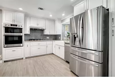 705 Briarmeadow Avenue, Friendswood, TX 77546 - Photo 5