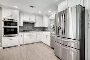 705 Briarmeadow Ave, Friendswood, TX 77546 - Photo 5