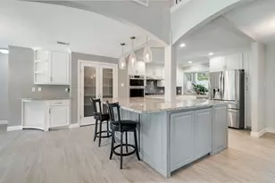 705 Briarmeadow Ave, Friendswood, TX 77546 - Photo 9