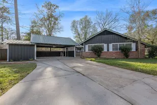 105 N Woodsway St E, Conroe, TX 77301 - Photo 3