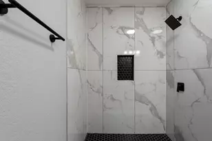 105 N Woodsway St E, Conroe, TX 77301 - Photo 29