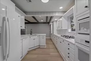 105 N Woodsway St E, Conroe, TX 77301 - Photo 15