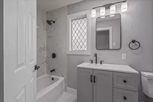 105 N Woodsway St E, Conroe, TX 77301 - Photo 23