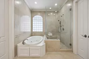5736 Tanglewood Cove St, Houston, TX 77057 - Photo 17