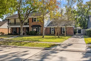326 Bayou View Dr, Seabrook, TX 77586 - Photo 1
