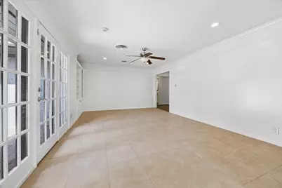 4310 Tonawanda Drive, Houston, TX 77035 - Photo 11