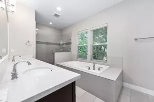 925 W 23rd St, Houston, TX 77008 - Photo 3