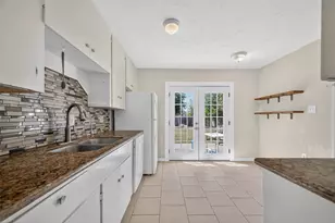 702 S Holmes St, La Porte, TX 77571 - Photo 13