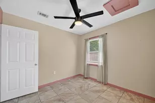 702 S Holmes St, La Porte, TX 77571 - Photo 23