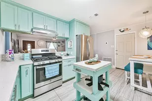 728 7th St, Galveston, TX 77550 - Photo 11