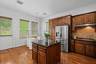 7827 Shady Villa Cove, Houston, TX 77055 - Photo 9