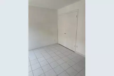 8722 Maplecrest Drive, Houston, TX 77099 - Photo 5