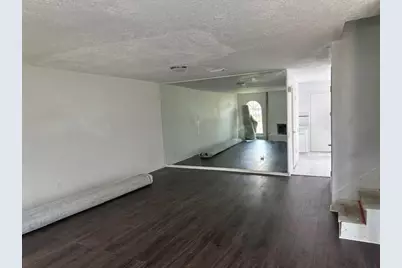 8722 Maplecrest Drive, Houston, TX 77099 - Photo 3