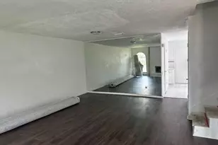 8722 Maplecrest Dr, Houston, TX 77099 - Photo 3