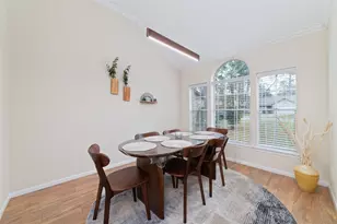 36 N Rain Forest Ct, The Woodlands, TX 77380 - Photo 5