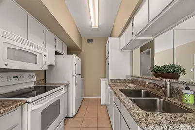 2626 Holly Hall Street #1211, Houston, TX 77054 - Photo 15