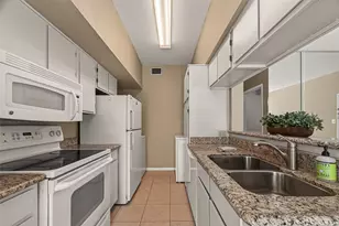 2626 Holly Hall St, Houston, TX 77054 - Photo 15