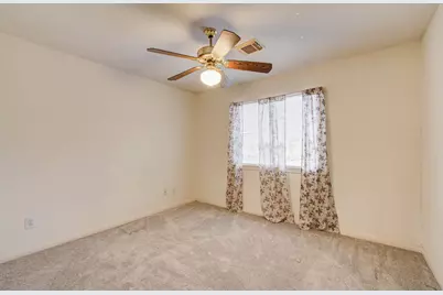 211 Squires Bend, Stafford, TX 77477 - Photo 19