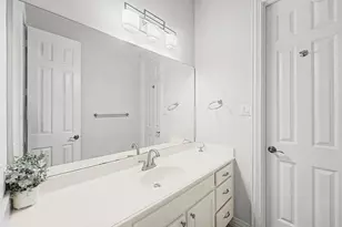 2319 Potomac Dr, Houston, TX 77057 - Photo 9