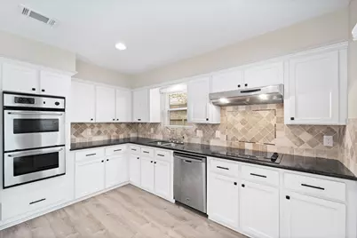 2007 Longstraw Place, The Woodlands, TX 77380 - Photo 11
