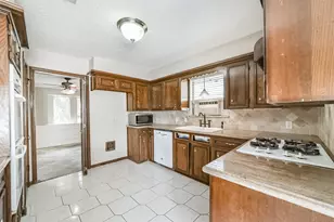 16511 Clearcrest Dr, Houston, TX 77059 - Photo 7