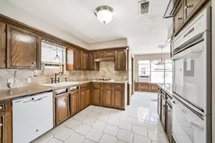 16511 Clearcrest Dr, Houston, TX 77059 - Photo 7