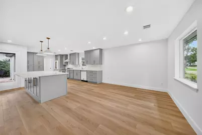 2126 Chimney Rock Road, Houston, TX 77056 - Photo 23